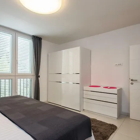 And Luxury 4 Stars ספליט