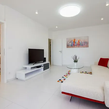 And Luxury 4 Stars Apartment *